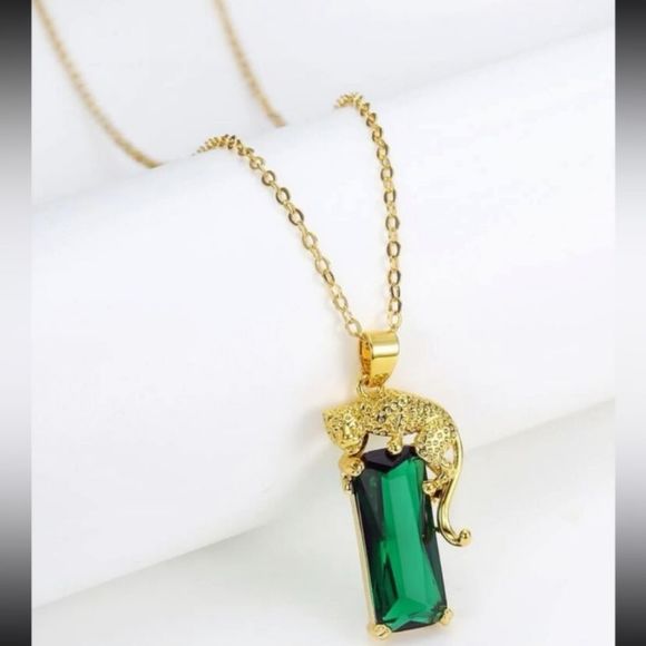 Emerald Green Cubic Zirconia Leopard Charm Necklace - Picture 2 of 4